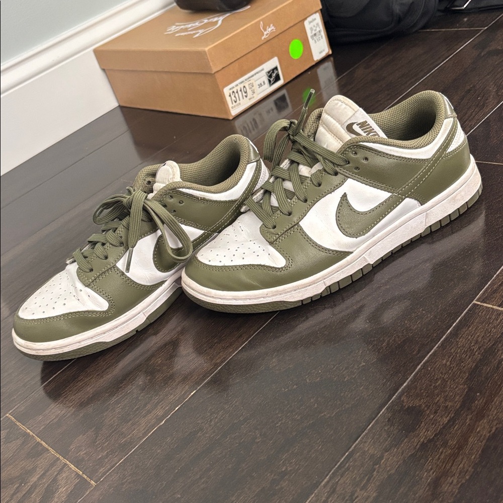 Nike Dunks - Picture 3 of 12